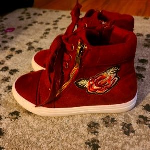 Joyfolie size 2 (Fits like a size 1)